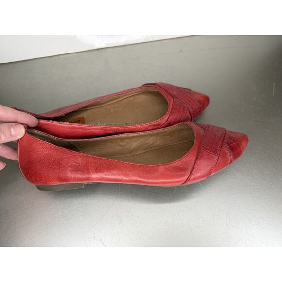 Miz Mooz Pointed Tor Flats Womens Red Leather Slip On Shoes Distressed Size 7.5 - Picture 3 of 6
